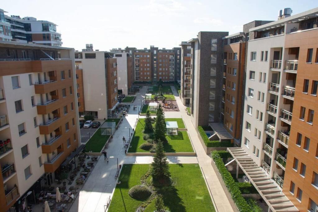 A Blok New Modern - Free Garage Parking, Comfortable, Quiet With A Park View Белград Екстер'єр фото
