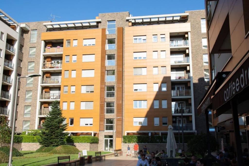 A Blok New Modern - Free Garage Parking, Comfortable, Quiet With A Park View Белград Екстер'єр фото